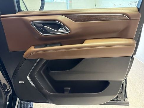 Certified 2021 Chevrolet Tahoe High Country w/ Premium Package image 16