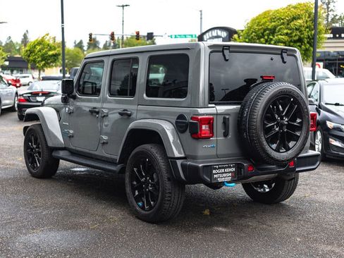 Used 2023 Jeep Wrangler Unlimited Sahara AWD/4WD image 11