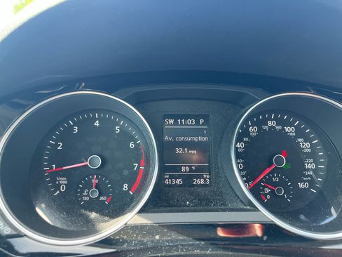 Used 2017 Volkswagen Jetta SEL FWD image 17