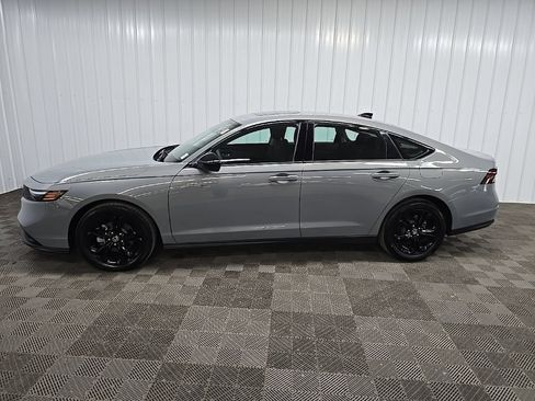 Certified 2025 Honda Accord SE image 5