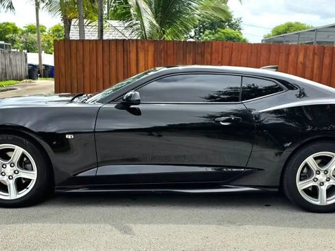 Used 2019 Chevrolet Camaro LT RWD image 11