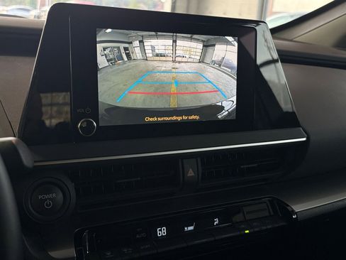 Used 2025 Toyota Prius LE image 20