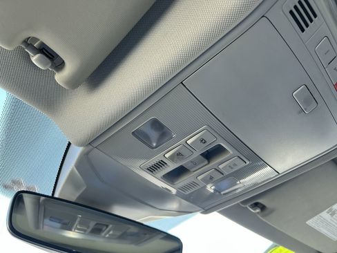 Used 2023 Volkswagen Jetta SE image 30