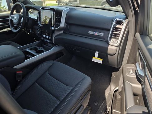 New 2026 RAM 1500 4x4 Crew Cab image 11