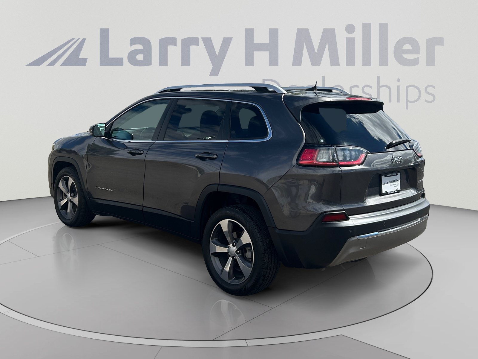 Used 2020 Jeep Cherokee Limited FWD image 3