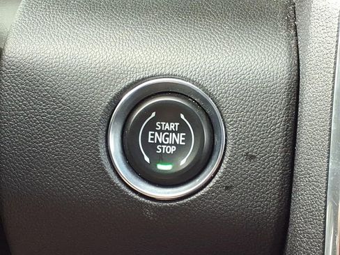 Used 2025 GMC Acadia Elevation image 17