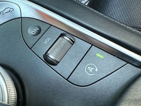 Used 2017 Mercedes-Benz S 550 4MATIC Sedan image 24