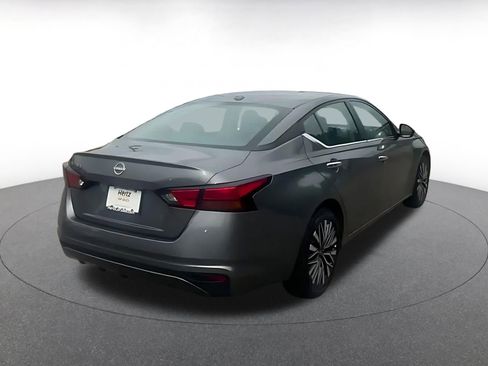 Used 2025 Nissan Altima 2.5 SV image 14