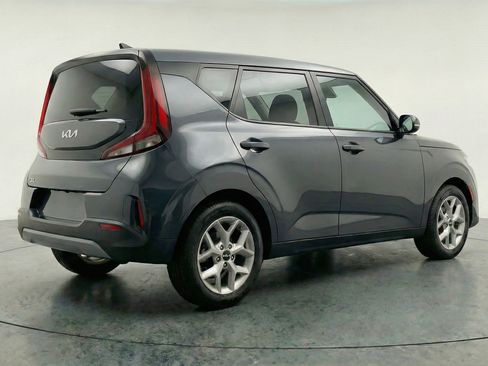 Used 2025 Kia Soul LX w/ LX Technology Package FWD image 9