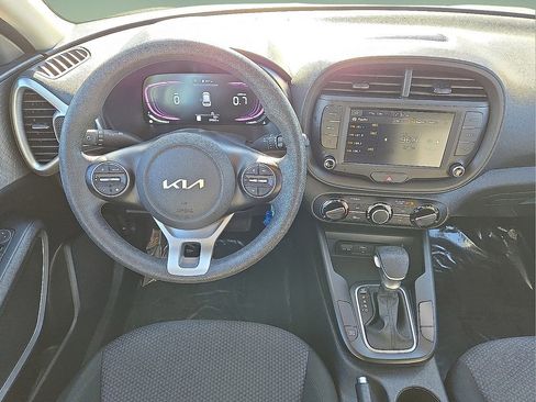 Used 2024 Kia Soul LX w/ Option Group 015 image 16