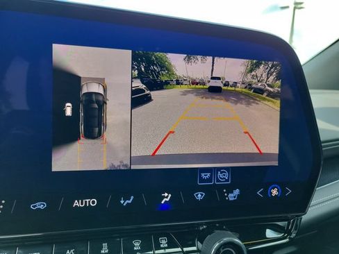Used 2024 Chevrolet Blazer EV LT AWD/4WD image 34