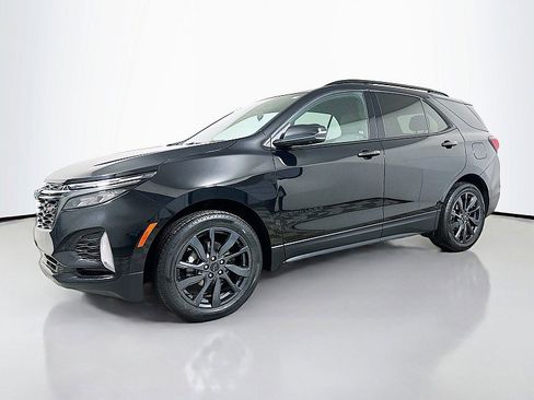 Used 2023 Chevrolet Equinox RS image 3