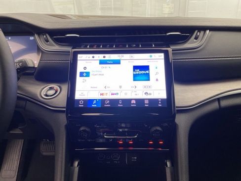 New 2025 Jeep Grand Cherokee Limited AWD/4WD image 10