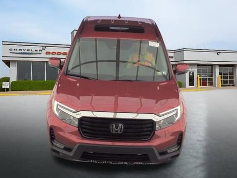 Used 2023 Honda Ridgeline RTL-E image 2