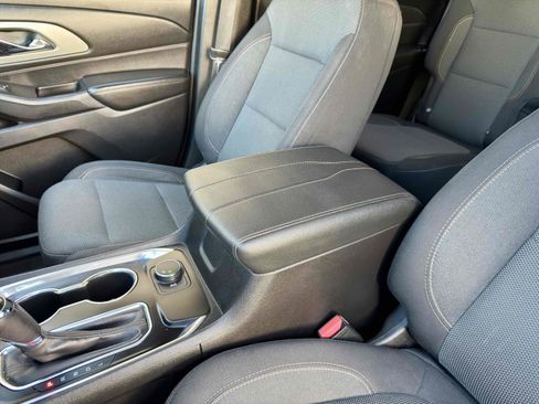 Used 2019 Chevrolet Traverse LT image 40