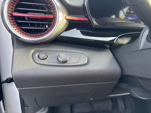 New 2026 Chevrolet Trax RS w/ Sunroof Package FWD image 21