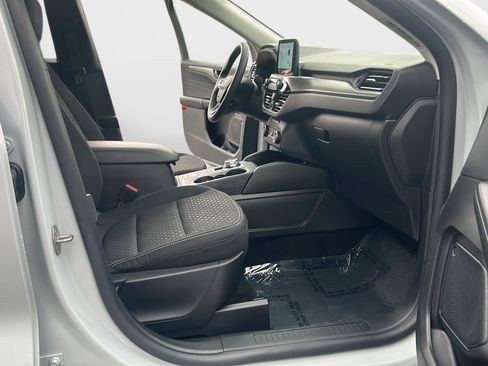 Used 2025 Ford Escape Active AWD/4WD image 45