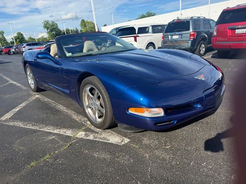 Used 2004 Chevrolet Corvette Convertible w/ Preferred Equipment Group RWD image 12