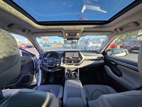 Used 2022 Toyota Highlander Platinum image 20