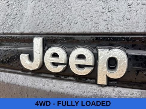Used 2025 Jeep Grand Cherokee Limited w/ Trailer Tow Package AWD/4WD image 9
