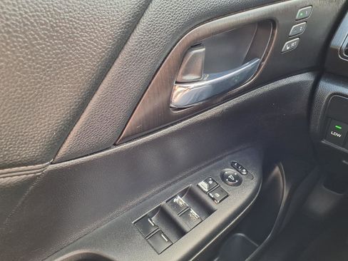 Used 2015 Honda Accord EX-L image 11