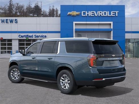 New 2026 Chevrolet Suburban LT image 3