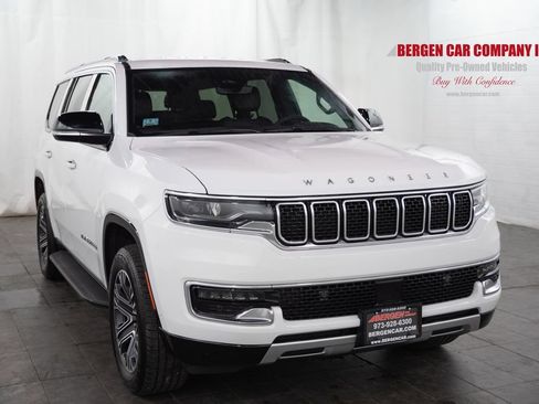 Used 2025 Jeep Wagoneer Series II AWD/4WD image 1