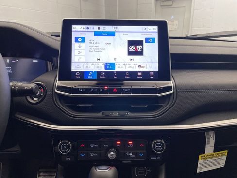 New 2026 Jeep Compass Limited w/ Sun, Sound & Navigation Group image 10