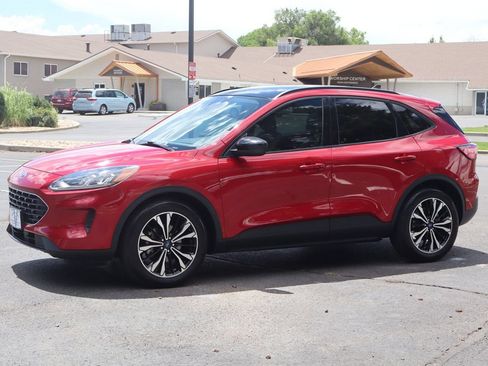 Used 2022 Ford Escape SE w/ SE Sport Appearance Package FWD image 10