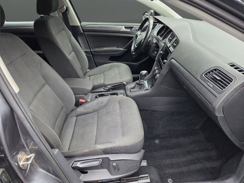 Used 2019 Volkswagen Golf S AWD/4WD image 16