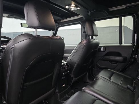 Used 2022 Jeep Wrangler Unlimited Sahara image 31