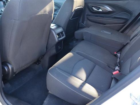 Used 2024 GMC Terrain SLE image 13