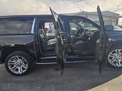 Used 2020 GMC Yukon XL SLT w/ Premium Edition image 5