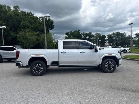 Used 2024 GMC Sierra 2500 Denali Ultimate AWD/4WD image 8