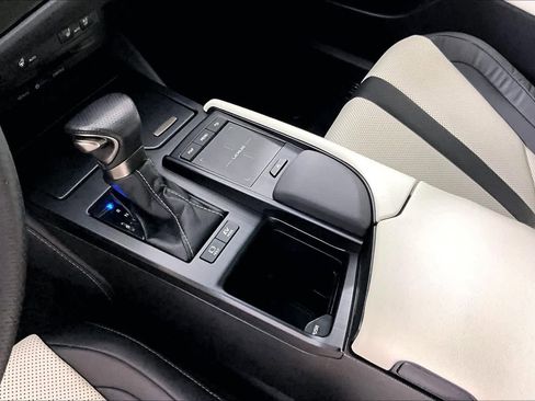 Used 2022 Lexus ES 300h F Sport image 15