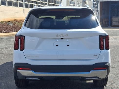 New 2026 Kia Sorento S image 6