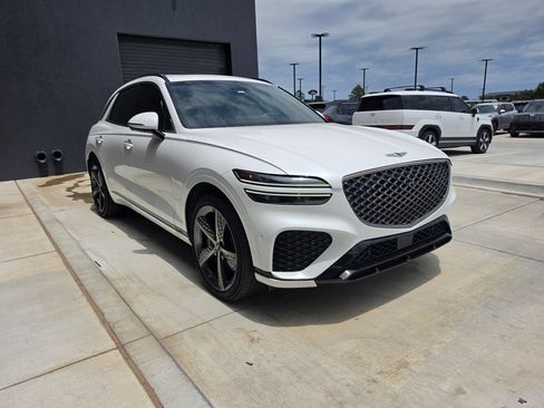 Used 2022 Genesis GV70 3.5T Sport w/ Sport Prestige Package AWD/4WD image 3