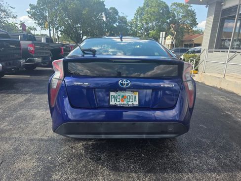 Used 2016 Toyota Prius Four Touring FWD image 6
