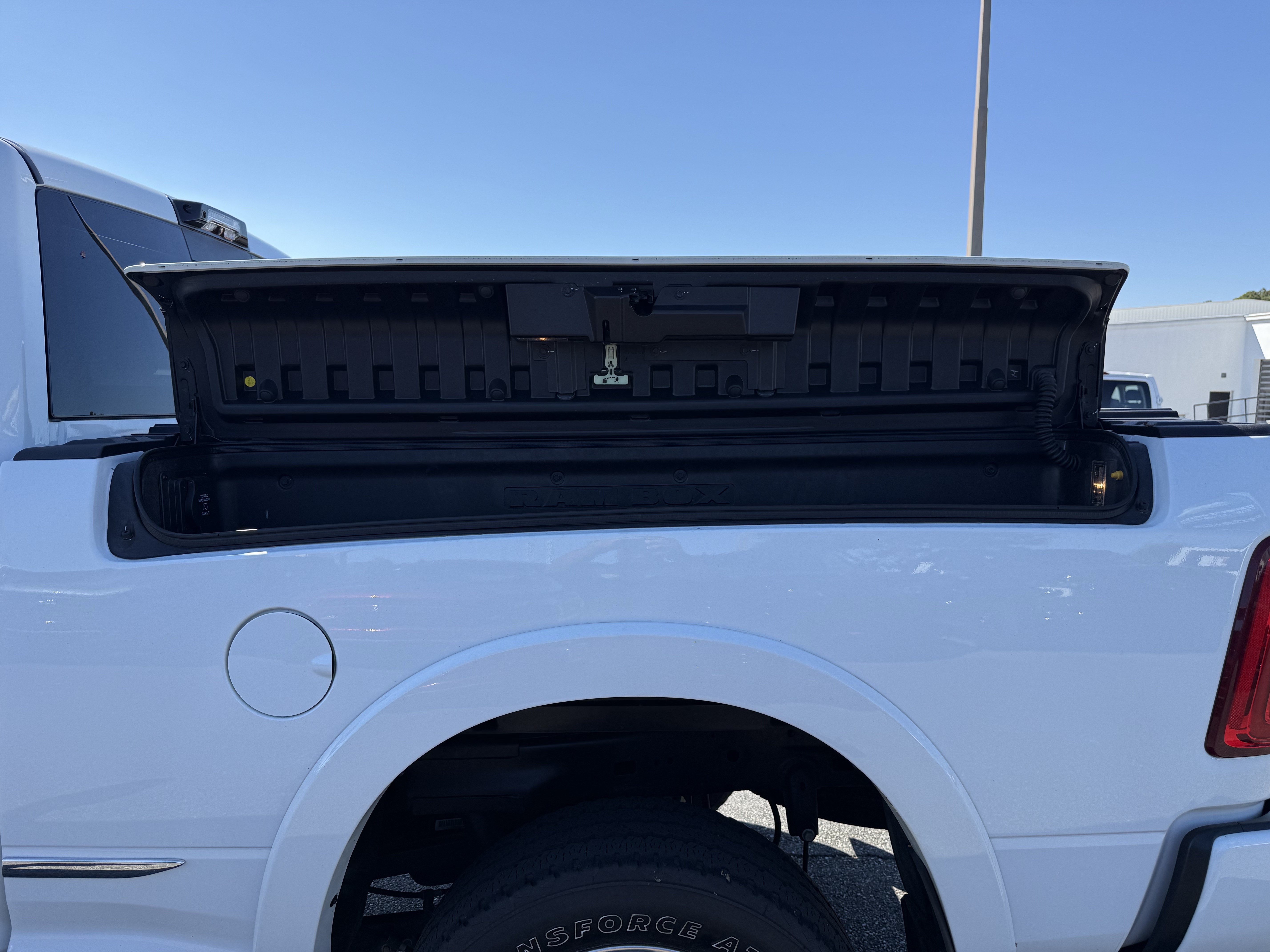 Used 2024 RAM 2500 Limited AWD/4WD image 33