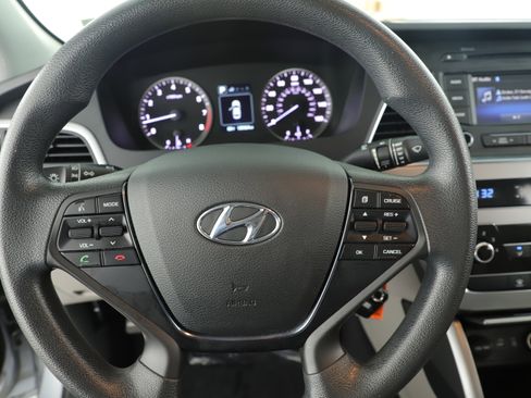 Used 2015 Hyundai Sonata SE w/ Option Group 09 image 17