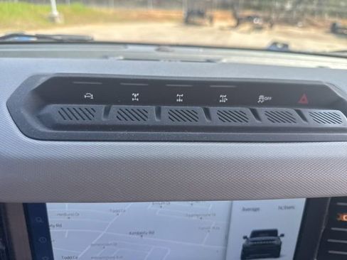 Used 2023 Ford Bronco Badlands image 19