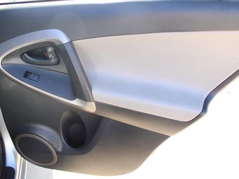 Used 2007 Toyota RAV4 Limited image 5