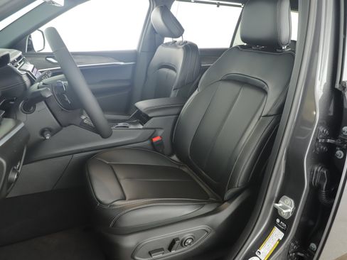 New 2025 Jeep Grand Cherokee L Limited w/ Luxury Tech Group II image 12