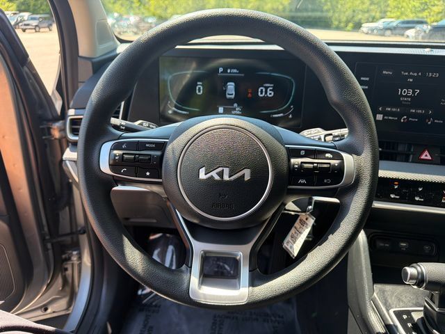 Used 2025 Kia Sportage LX AWD/4WD image 25