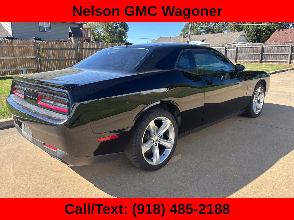 Used 2017 Dodge Challenger R/T w/ Sound Group RWD image 5