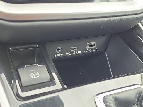 Used 2025 Subaru Outback Touring image 31