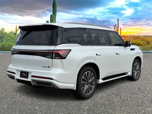 New 2026 INFINITI QX80 Luxe image 4