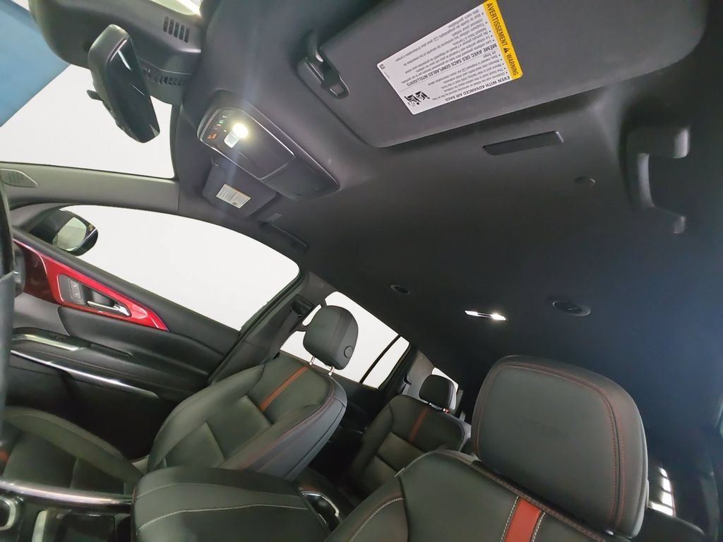 Certified 2025 Chevrolet Traverse RS w/ LPO, Floor Liner Package AWD/4WD image 12