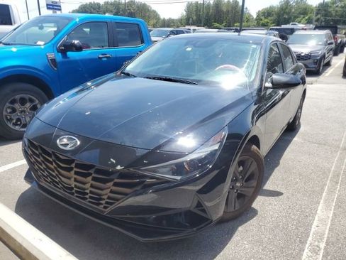 Used 2021 Hyundai Elantra SEL w/ Cargo Package FWD image 3