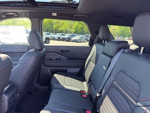 New 2026 Nissan Pathfinder Rock Creek AWD/4WD image 33